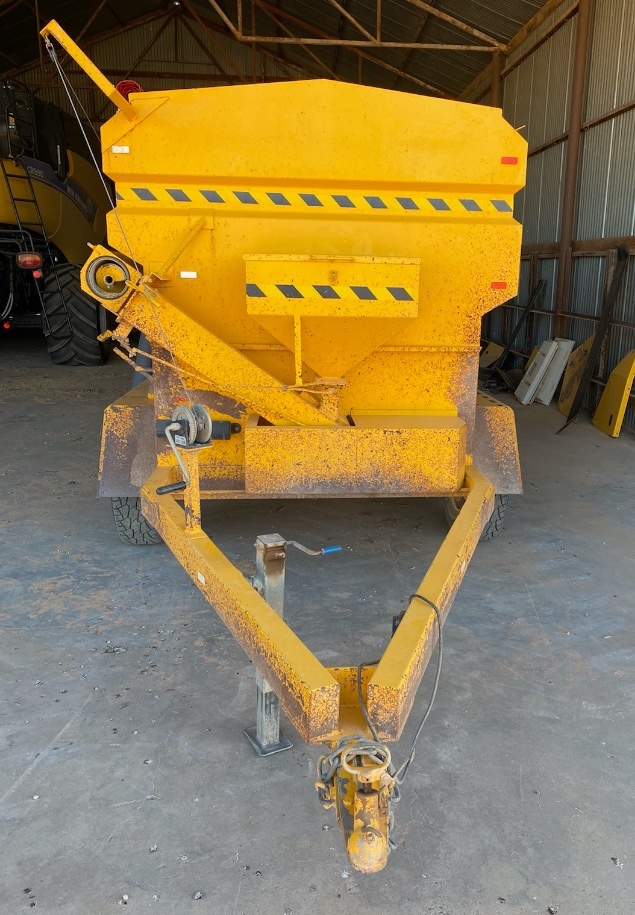 MP Ezy Feeder 50 Livestock Equipment Livestock Feeding